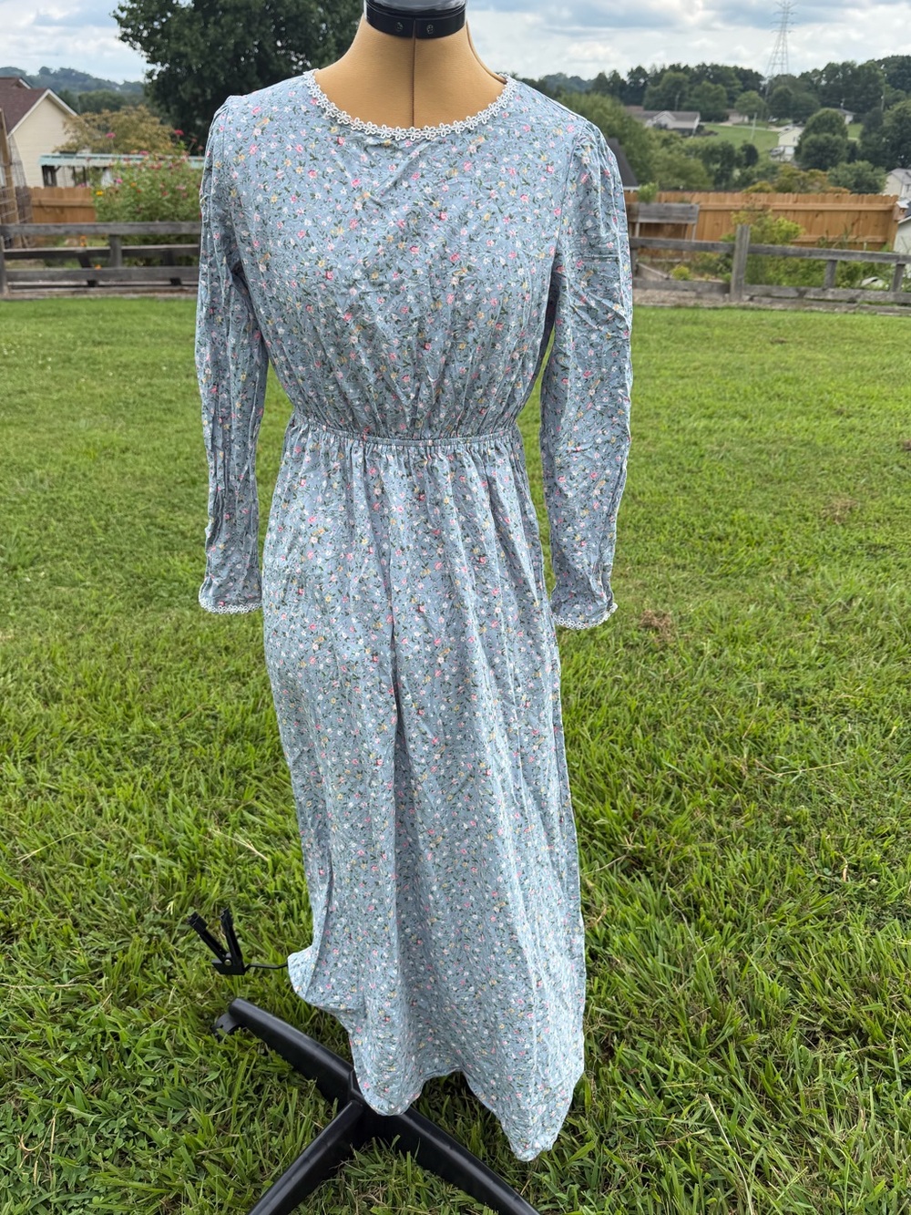 Scarlet Darkness maxi dress floral sun bonnet Ren Fair size S long sleeve